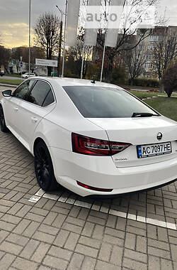 Лифтбек Skoda Superb 2017 в Луцке