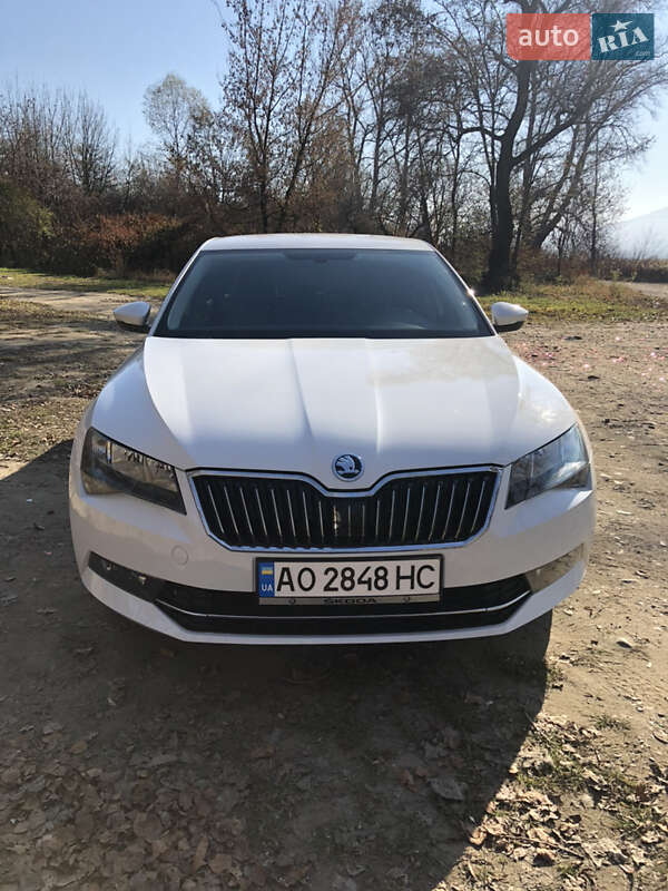 Лифтбек Skoda Superb 2016 в Хусте