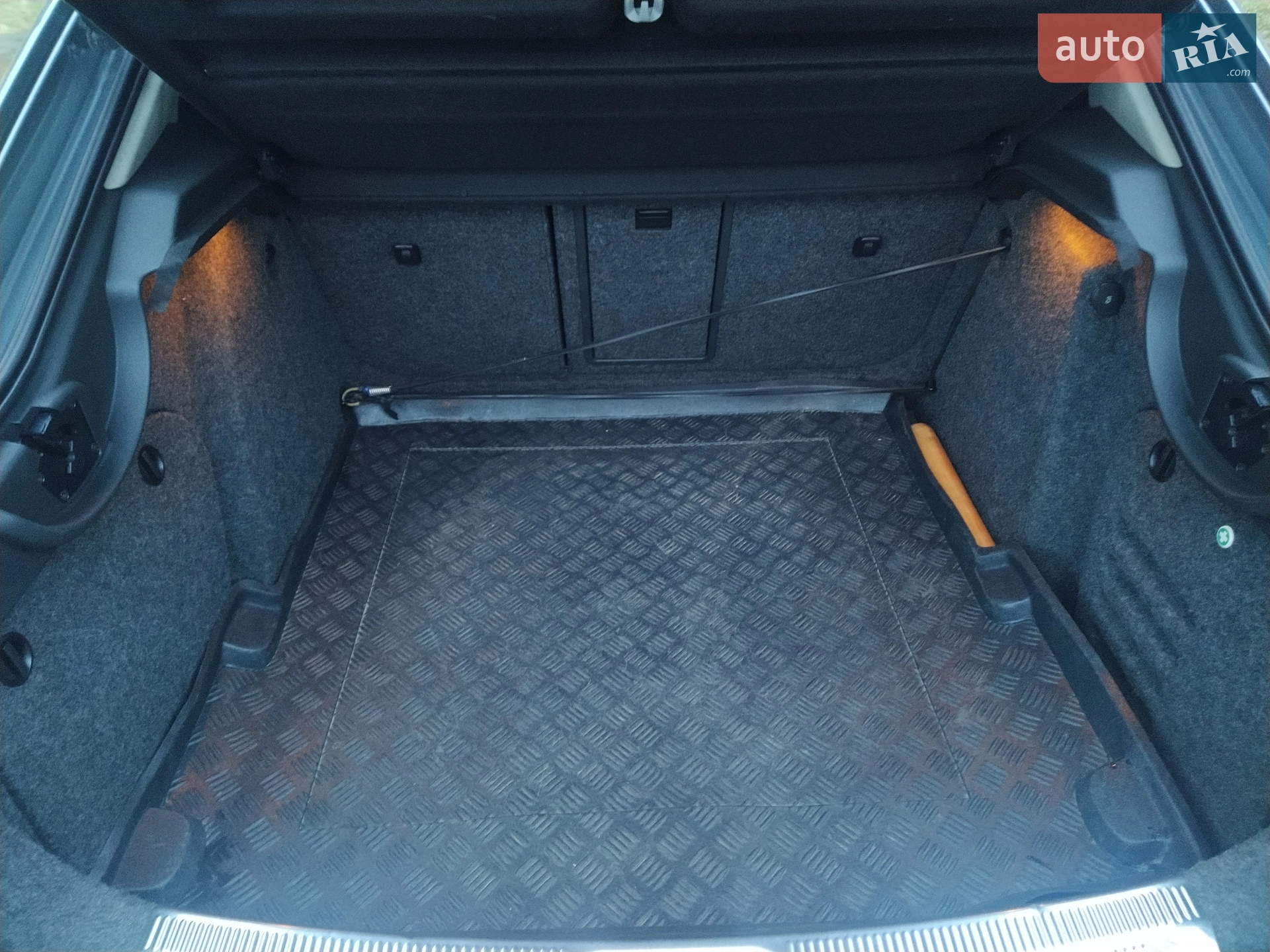 2010 Skoda Superb - мініатюра 6