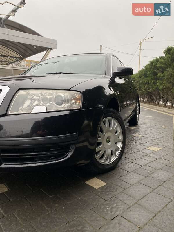 Лифтбек Skoda Superb 2006 в Ужгороде