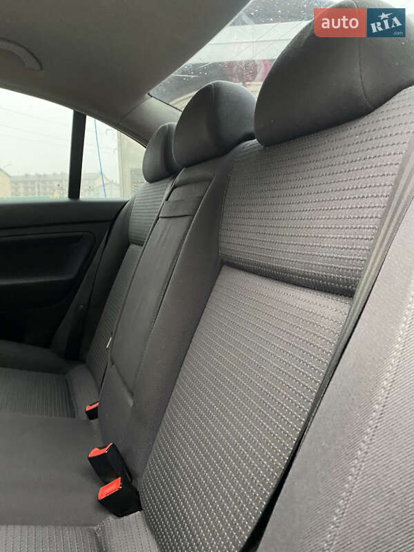 Лифтбек Skoda Superb 2006 в Ужгороде