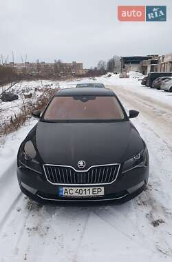 Лифтбек Skoda Superb 2016 в 