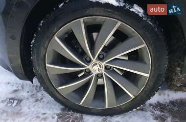 Лифтбек Skoda Superb 2016 в 