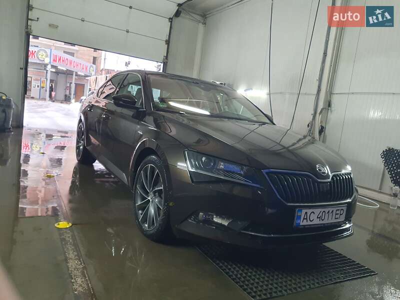 Ліфтбек Skoda Superb 2016 в Луцьку