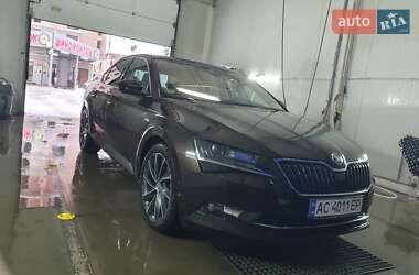 Лифтбек Skoda Superb 2016 в 