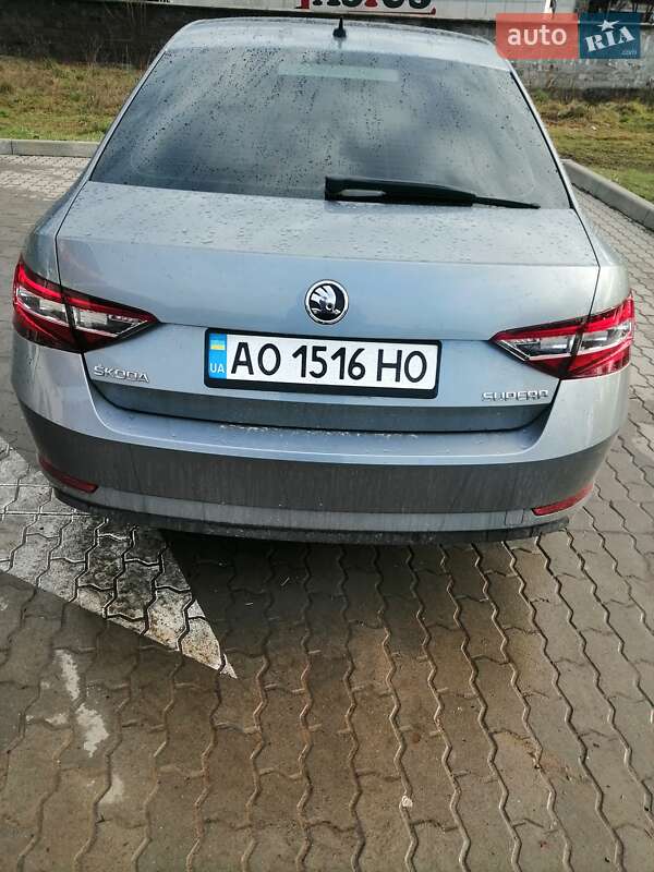 Лифтбек Skoda Superb 2017 в Ужгороде