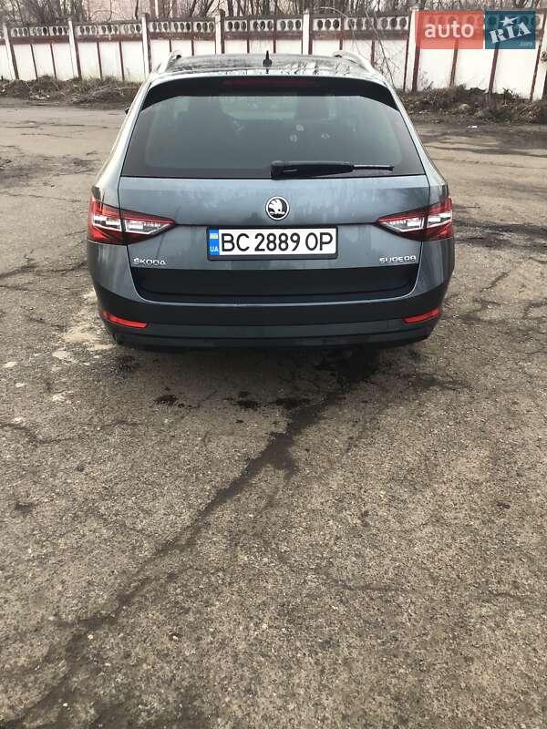 Универсал Skoda Superb 2018 в Бориславе