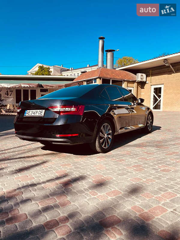 Лифтбек Skoda Superb 2017 в Днепре
