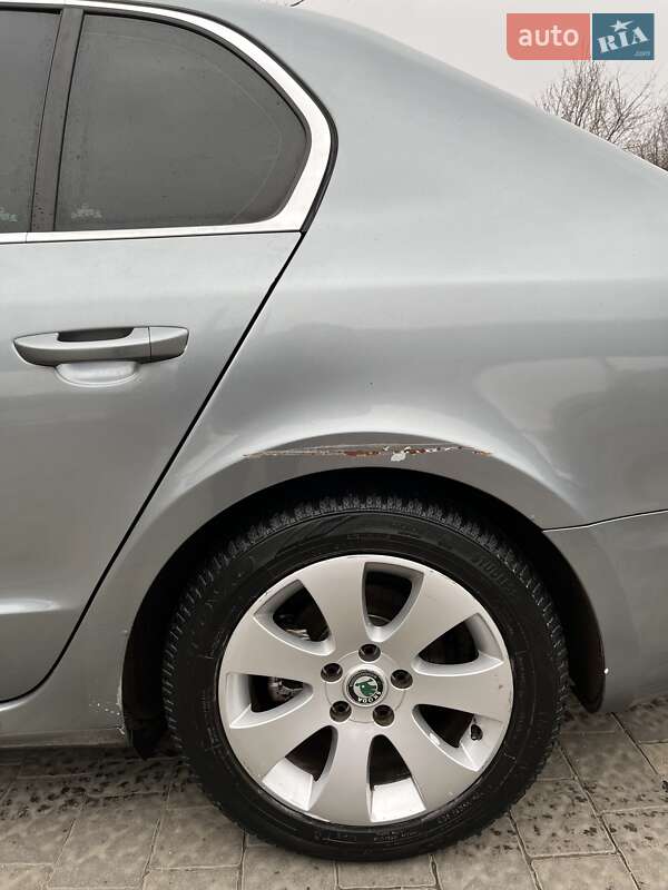 Лифтбек Skoda Superb 2011 в Ужгороде