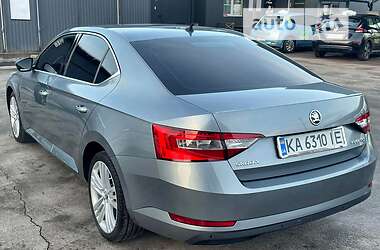 Лифтбек Skoda Superb 2016 в 