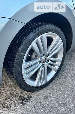 Лифтбек Skoda Superb 2016 в 