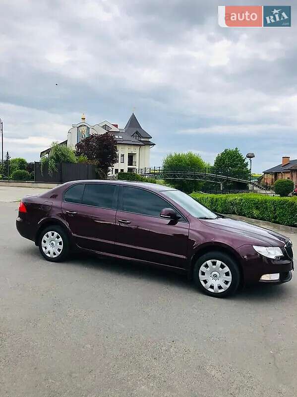 Лифтбек Skoda Superb 2012 в Владимире