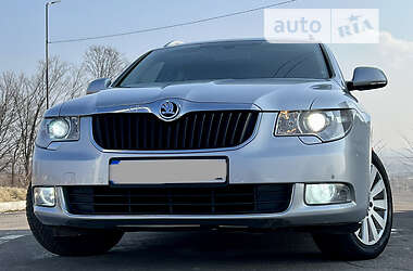 Универсал Skoda Superb 2011 в Дрогобыче