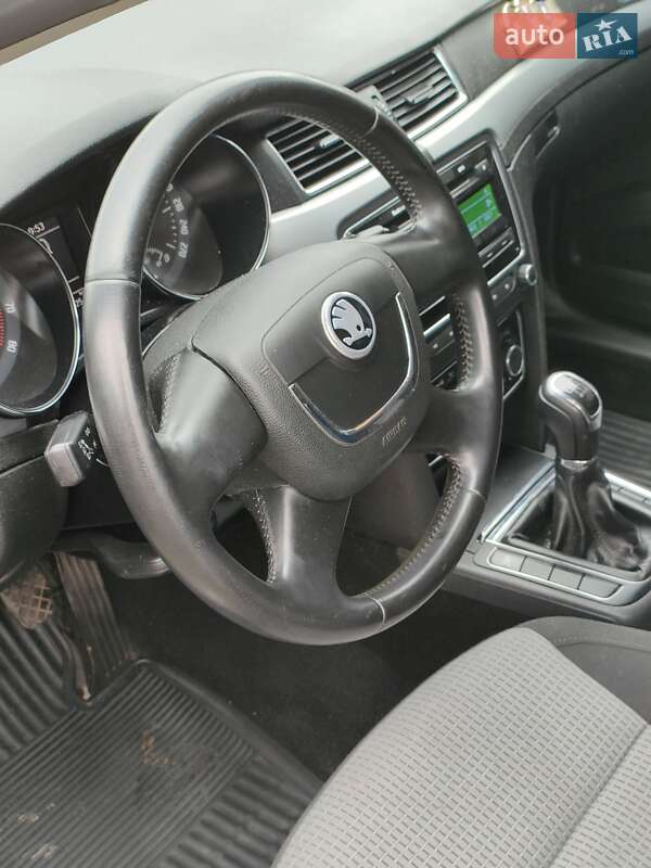 Ліфтбек Skoda Superb 2009 в Камені-Каширському