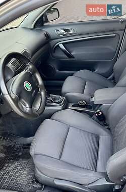 Лифтбек Skoda Superb 2005 в 