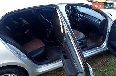 Лифтбек Skoda Superb 2012 в 