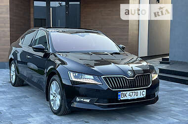 Лифтбек Skoda Superb 2018 в 