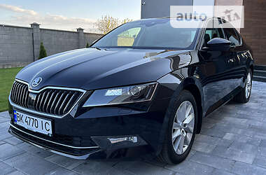 Лифтбек Skoda Superb 2018 в 