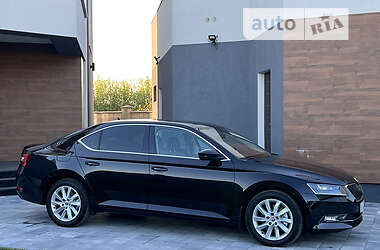 Лифтбек Skoda Superb 2018 в 