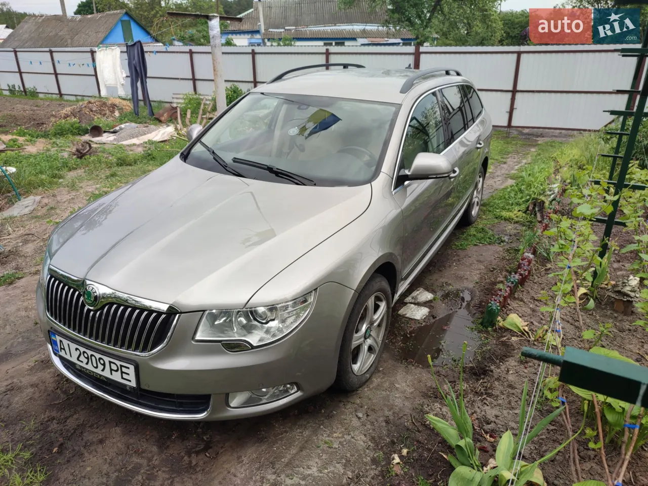 2010 Skoda Superb - мініатюра 13