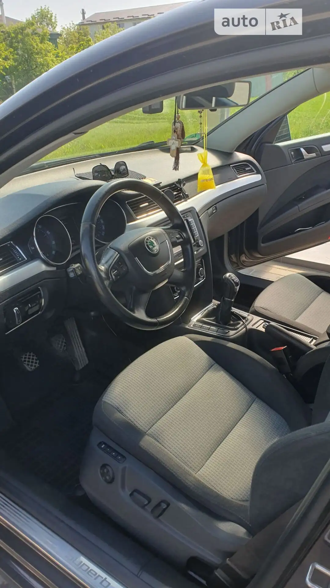 2010 Skoda Superb - мініатюра 12