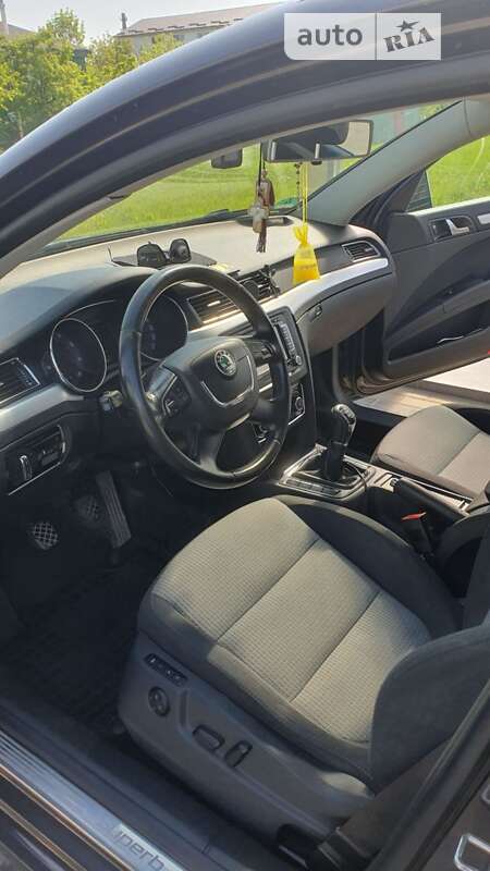 Універсал Skoda Superb 2010 в Луцьку