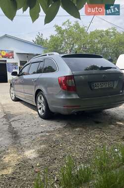 Универсал Skoda Superb 2011 в Ужгороде