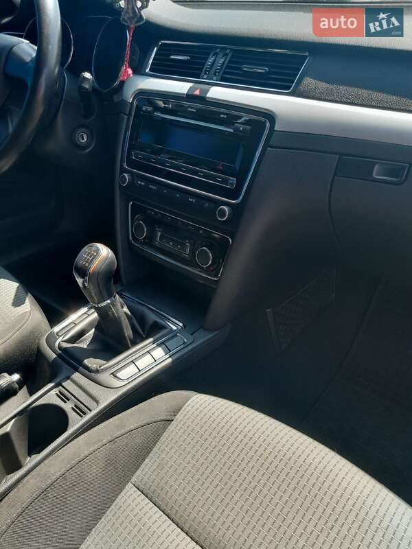 Лифтбек Skoda Superb 2011 в Кропивницком