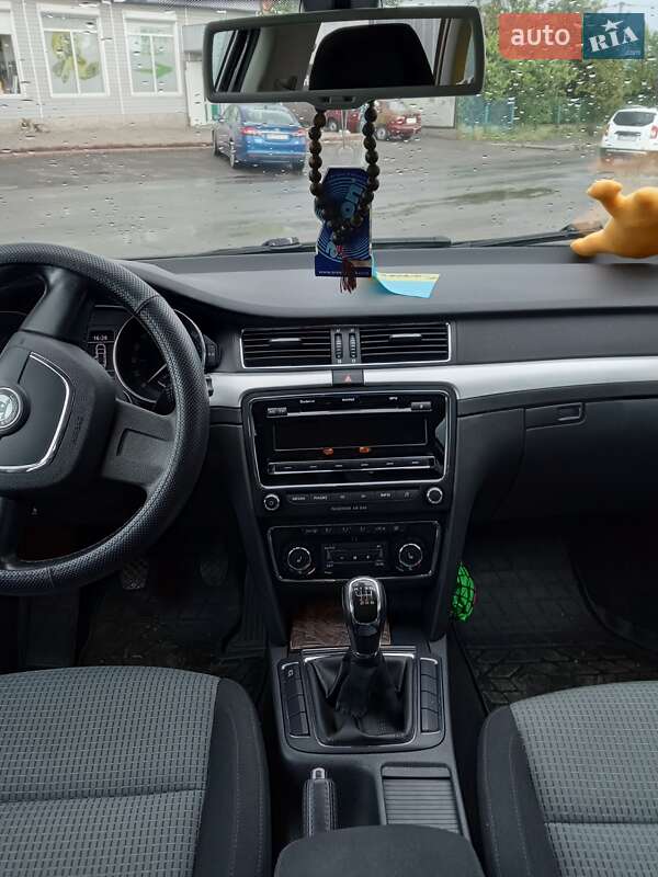 Универсал Skoda Superb 2010 в Голованевске