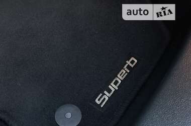 Лифтбек Skoda Superb 2014 в 