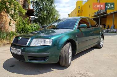 Лифтбек Skoda Superb 2004 в 