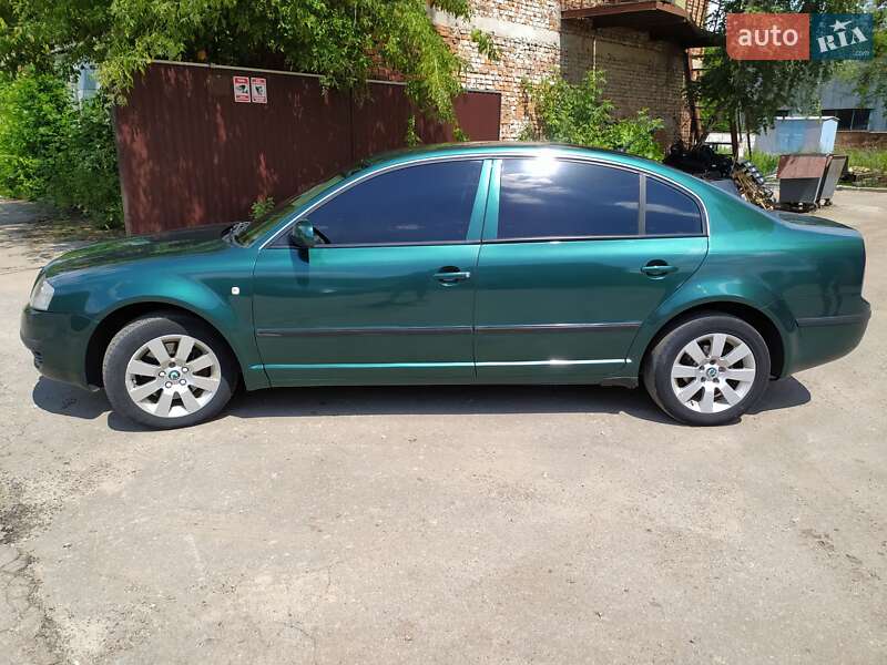 Ліфтбек Skoda Superb 2004 в Коростишеві