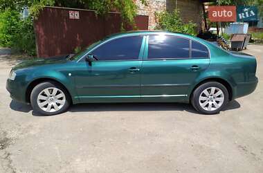 Лифтбек Skoda Superb 2004 в 