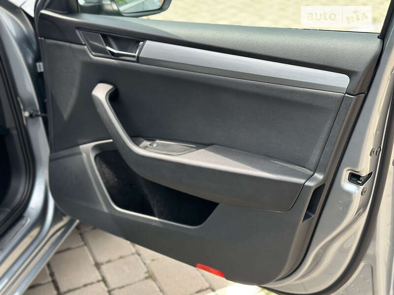 Універсал Skoda Superb 2016 в Любомлі