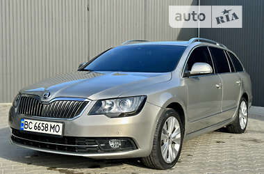 Універсал Skoda Superb 2014 в Львові