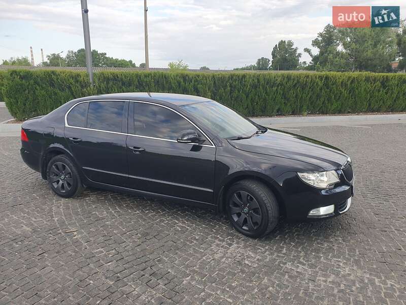 Лифтбек Skoda Superb 2012 в Днепре