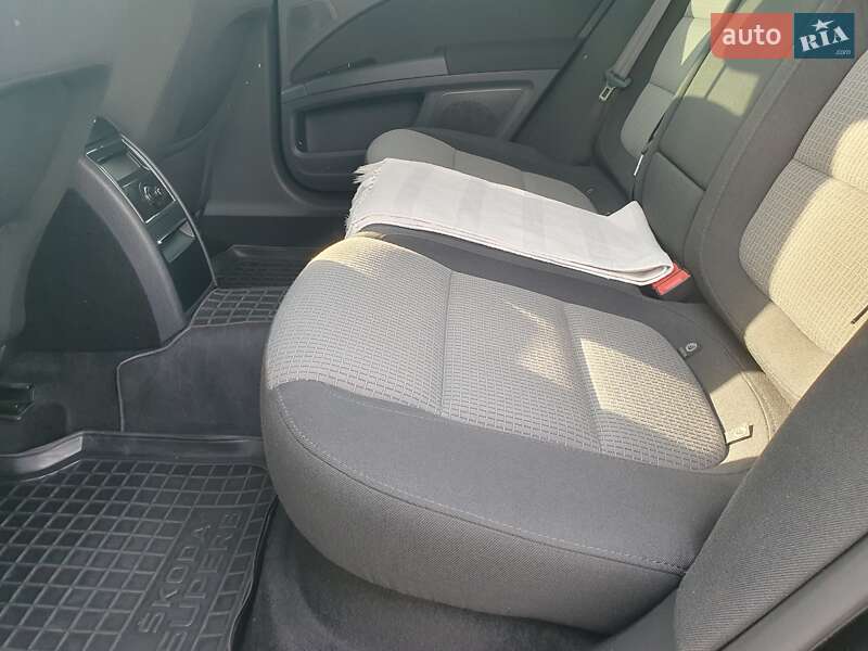 Лифтбек Skoda Superb 2012 в Днепре