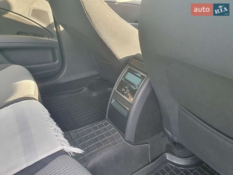Лифтбек Skoda Superb 2012 в Днепре