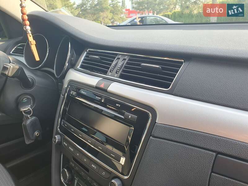 Лифтбек Skoda Superb 2012 в Днепре