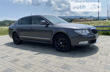 Лифтбек Skoda Superb 2011 в Иршаве