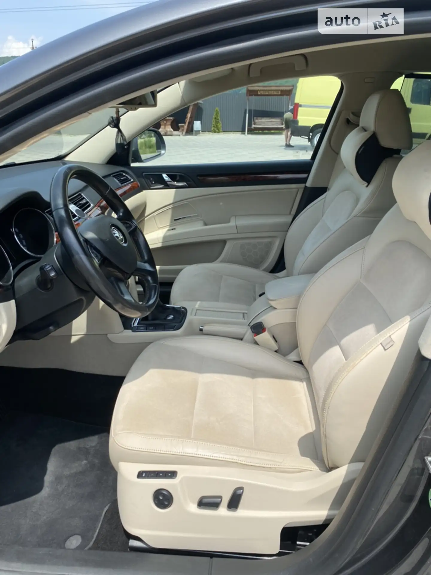 2011 Skoda Superb - мініатюра 25