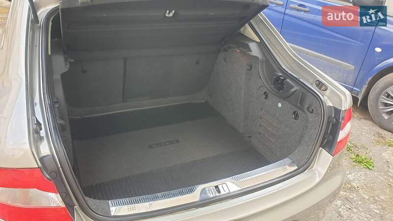 Лифтбек Skoda Superb 2012 в Каменец-Подольском