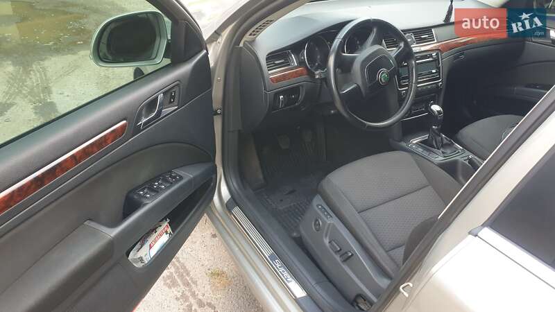 Лифтбек Skoda Superb 2012 в Каменец-Подольском