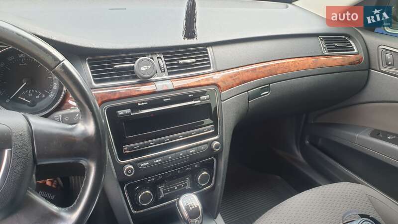Лифтбек Skoda Superb 2012 в Каменец-Подольском