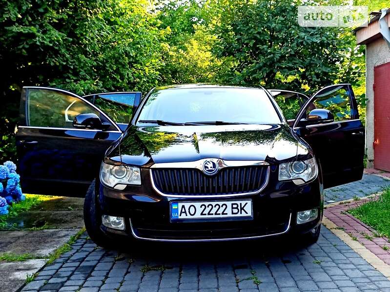 Лифтбек Skoda Superb 2012 в Мукачево