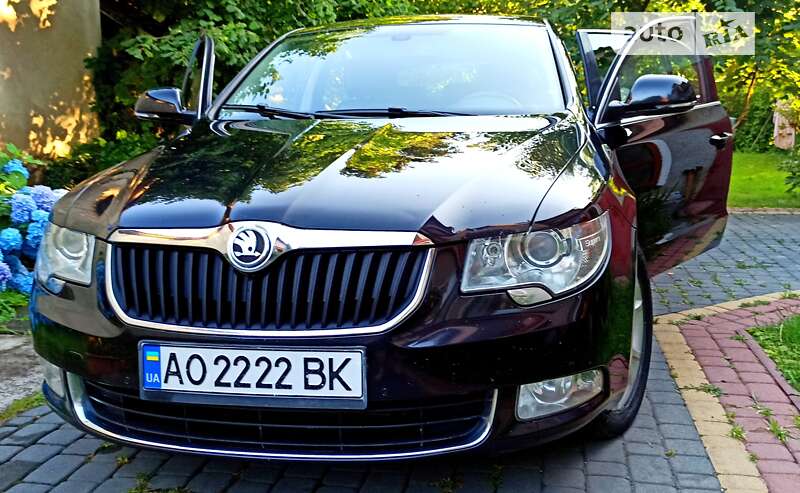 Лифтбек Skoda Superb 2012 в Мукачево