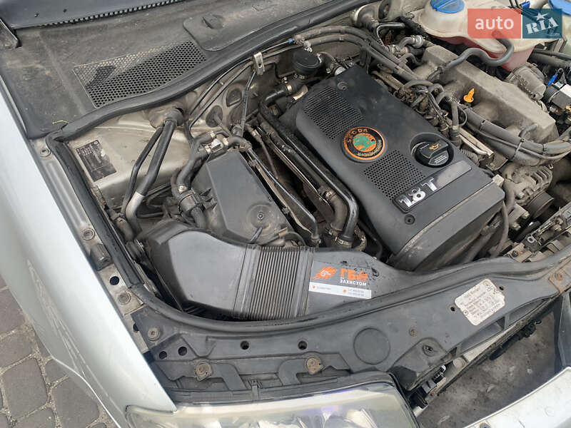 Лифтбек Skoda Superb 2004 в Киеве