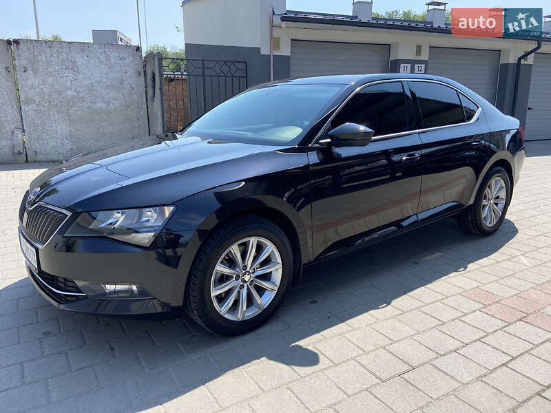 Лифтбек Skoda Superb 2016 в Житомире