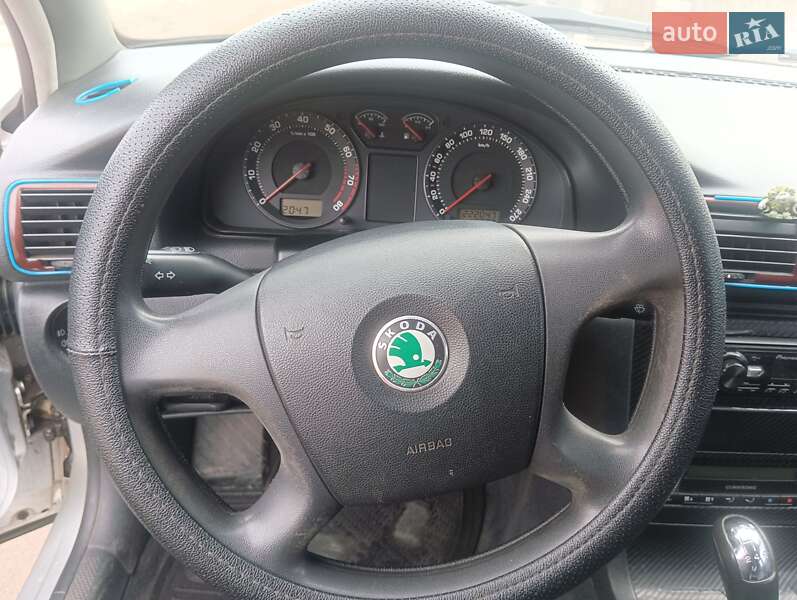 Ліфтбек Skoda Superb 2006 в Ружині
