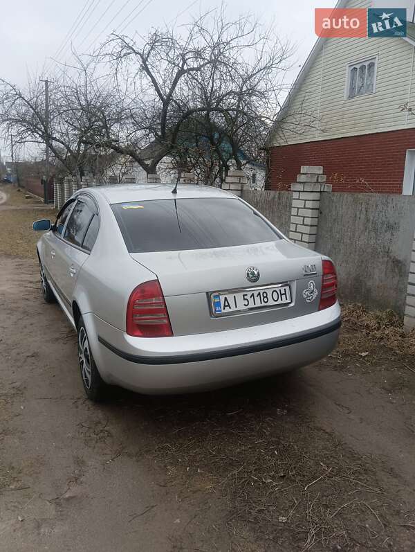 Ліфтбек Skoda Superb 2006 в Ружині